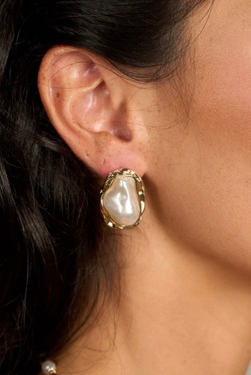 Caroli Freshwater Pearl Stud Earrings