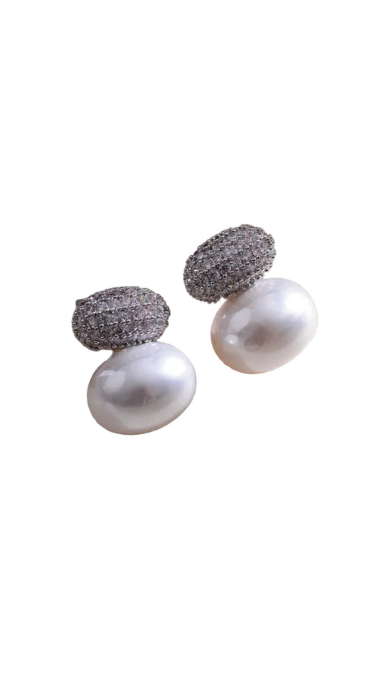 Sofia Oval Pearl Stud Earrings