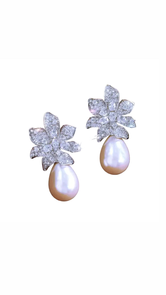 May Pearl Drop Earrings