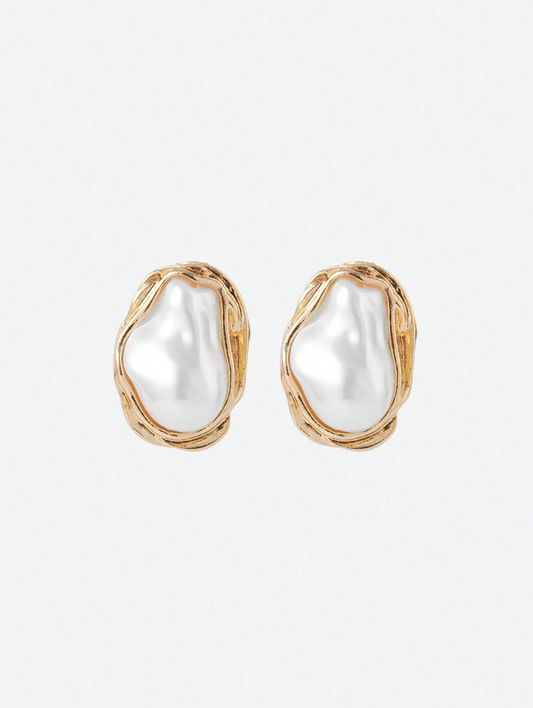 Caroli Freshwater Pearl Stud Earrings